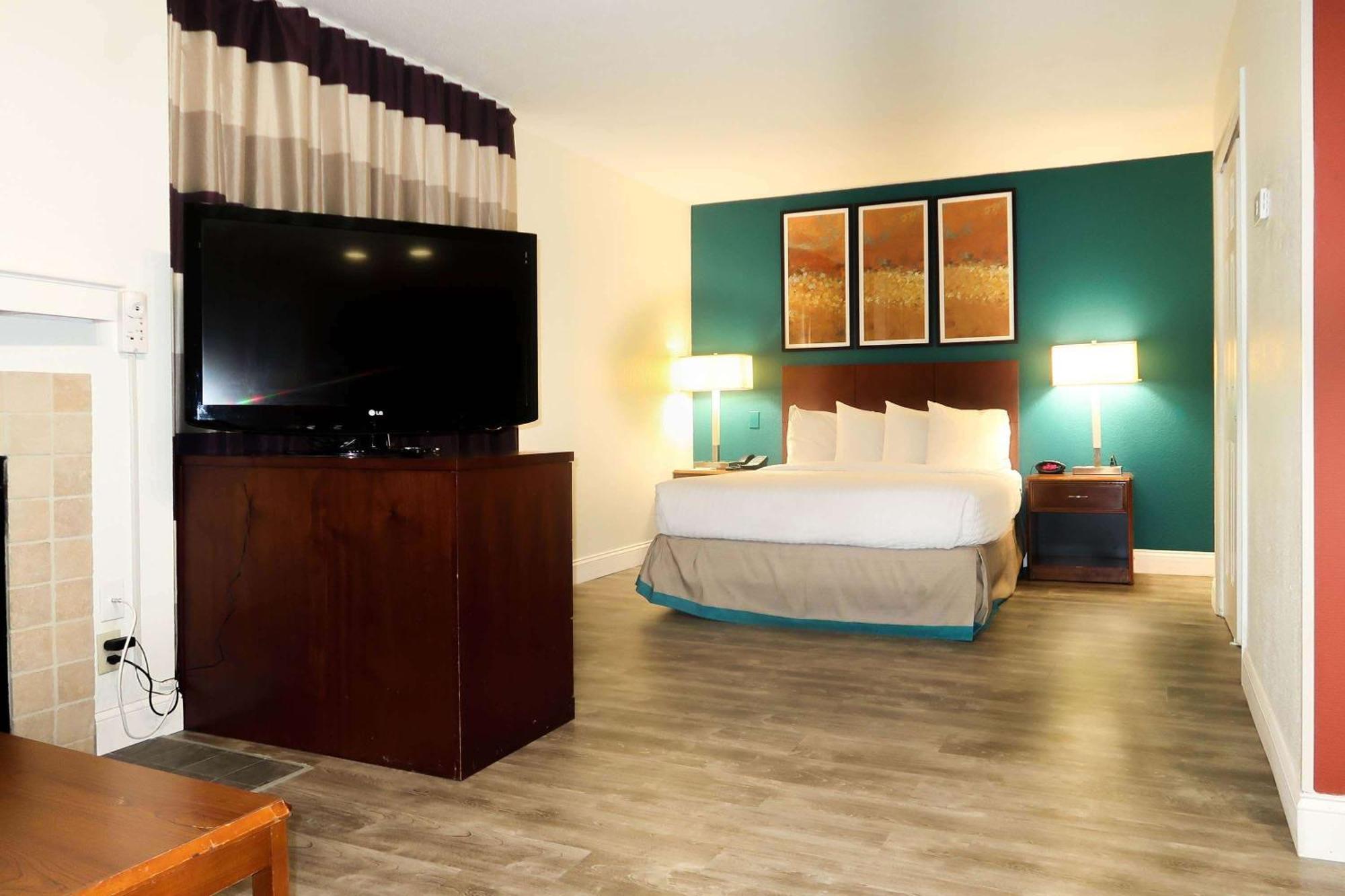 Tysons Corner Suites, A Baymont By Wyndham เวียนนา ภายนอก รูปภาพ